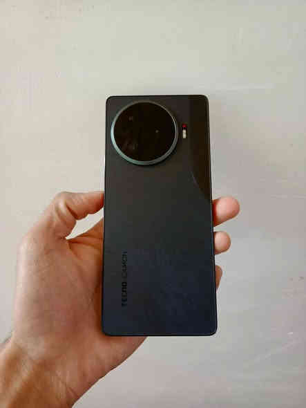 اقرأ التفاصيل رجاءا.. بيع او مراوس حسب القناعة 
تكنو كامون 30 برو فايف جي.. مستخدم نضافة 100% بعده داخل الضمان مع كامل ملحقاته الاصلية مكفول من العطل والتصليح..
ذاكرة 256 ورام 12+12 .. 
معالج ميديا تك دايمنستي 8200 بوبجي 90 فريم ..
شاشة اموليد بتردد 144 هيرتز ..
بطارية 5000 وشحن سريع بقوة 70 واط ..
كاميرا احترافية 50+50
يدعم شريحتين اتصال.. مواصفات قوية جدا..
السعر 260 الف ويرهم مراوس..
مكاني الناصرية مركز..‏‪*********** ناصرية
