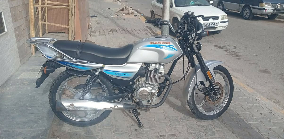 السلام عليكم دايون عضم موديل 2023 دراجه نضيفه وجاهزه برغي ممفتوح بيها اوراق كامله سعرها 1500 وبيها مجال مكاني كربلاء حي لعامل ***********
