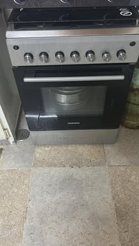 اربيل شارواني • طباخ • كاونتر