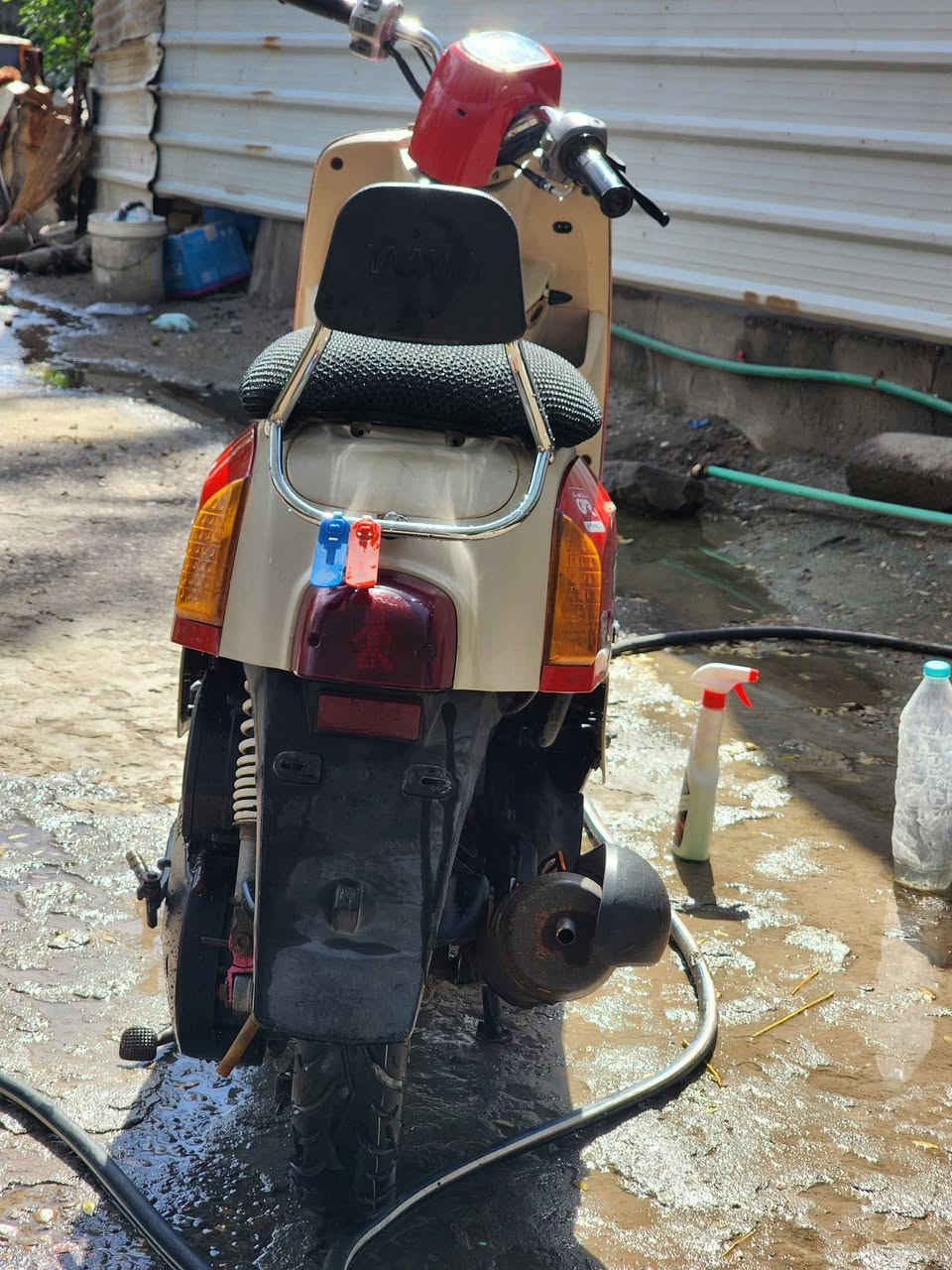 سلام عليكم دراجة ماكس بوليس كابريتر دراجه كامله مابيها نقص كهربائيات شغاله كلوبات سلف دراجه حلوه مفتوحه
مكاني: البصرة قضاء الصادق بني منصور 
السعر: 675 وبيها مجال


**إذا كنت صاحب هذا الإعلان وتريد حذفه لأي سبب، رجاءا أرسل رسالة إلى الدعم الفني**