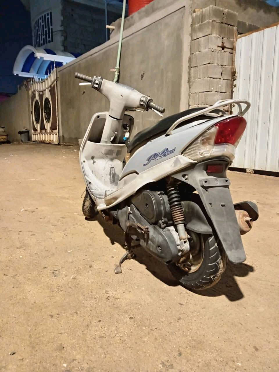 ماكس قجمه دراجه مامفتوح كلشي شغال اشاير ليت امامي و خلفي ودراجه نظيفه مكاني بصره سعر 950 وبيه مجال ل شراي رقمي ***********
