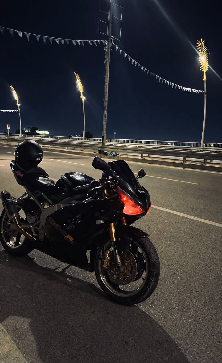 سلام عليكم  كاوسكي موديل2004 مكفولة كفالة عامة دراجة خير من الله مكفولة كير ومكينة وكلشي لدراجة نضيفة بمعنى الكلمة دهن كلهة موتل إدامة قبل 15يوم لدراجة كلش نضيفة زوج تايرات جديد أوراق فقط بدون رقم مكاني دورة رقمي *********** أو *********** متواجد خاص وشكرا♥️
