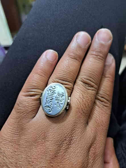 خواتم للبيع اصليه وصياغات ثقيله
السعر شلع ١٥٠ قفل 🔐 
مكاني واسط 
لايوجود توصيل 
***********
