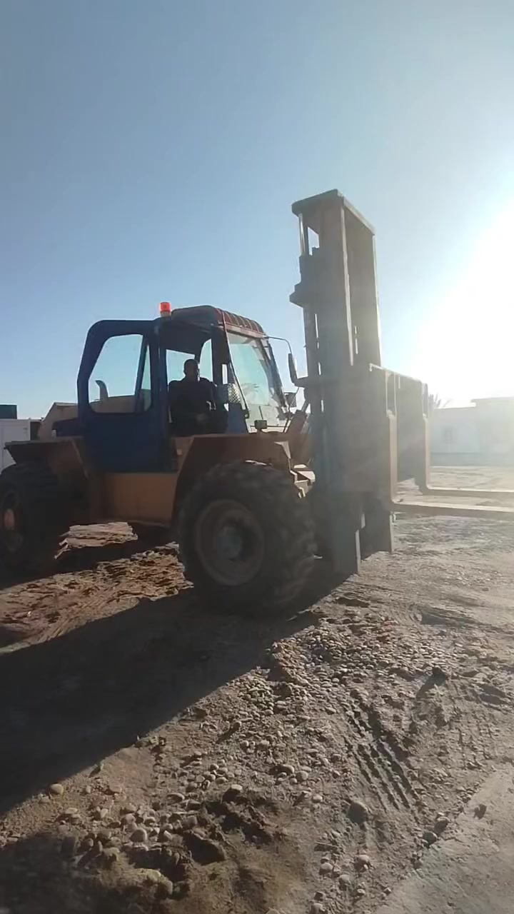 رافعه شوكية 10طن دبل اكسل للبيع ادوات بدون رقم للاستفسار ***********
