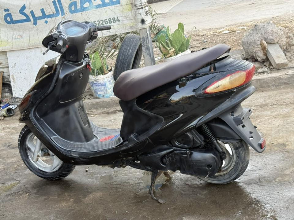 دراجه دوالفين نضيفه مكينه ناعمه لاصوت ولا دخان مكينه بلاديه دبلات جدد تيرات جدد كهربايات شغاله سلف هندر شغال لايت هورن شغال ما بيه كل نقص بس سبايدر الخلفي مكسور الباقي كلاه بلادي سعره مناسب 325 بيه مجال حك جيه مكاني شاميه شراي تصل *********** مكلف بل نشر

