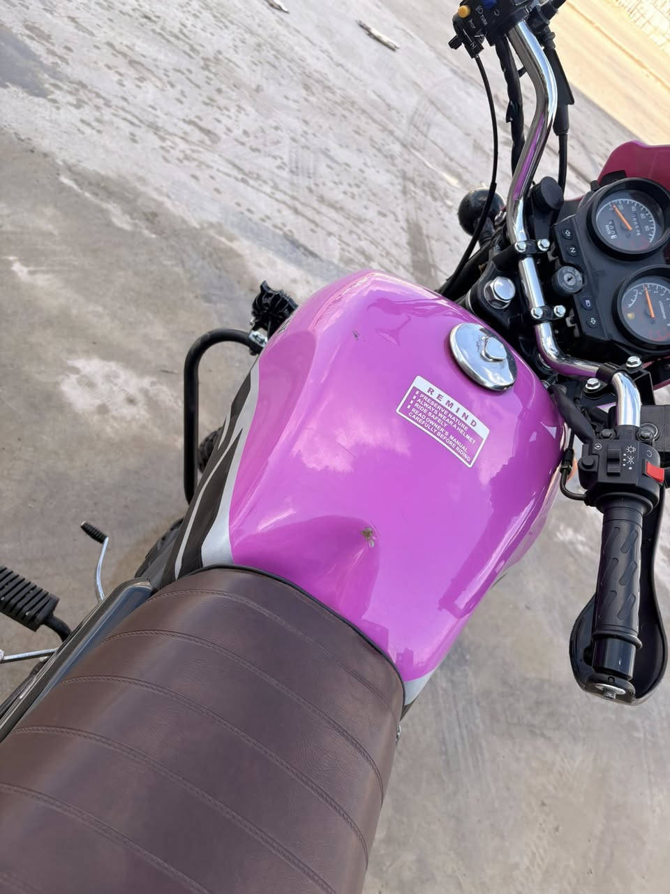 دايوان ٢٠٢٣
ماشية ٩٠٠٠
( مكفولة كفالة عامة )
بيها فقط بلتانكي رصعة تتعدل يم البنجرجري بلهوة
اوراق كاملة رقم اربيل تحويل بسم المشتري 
سعر كلش مناسب 
*********** تواصل فقط اتصال او واتساب مازنجر ميوصلني شي 
مكاني بعقوبة تحرير
