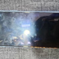 آيفون XR • ٦٤ • ظهر مكسور