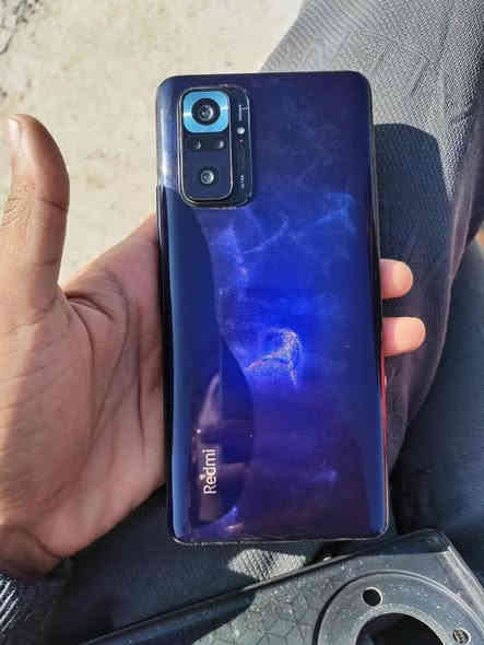 سلام عليكم شباب نوات عشره البيع ٨٥بيه شراي يتصل مكن طوريج منفهان جهازه جديد كلشي مابيه رقم***********
