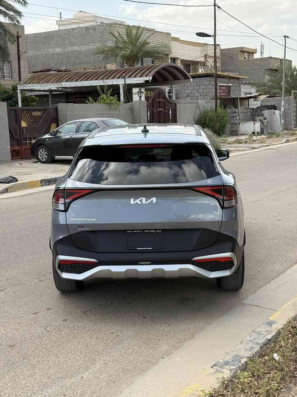 السلام عليكم سبورتج 2024
وارد امريكي 
بدون تبديل ليبل واحد 
محرك 2500 سلندر 4 
مواصفات نص فول 
حره بدون رقم بيه رقم فحص مؤقت
لاتصال *********** 
مكان السياره بغداد الزعفرانيه
