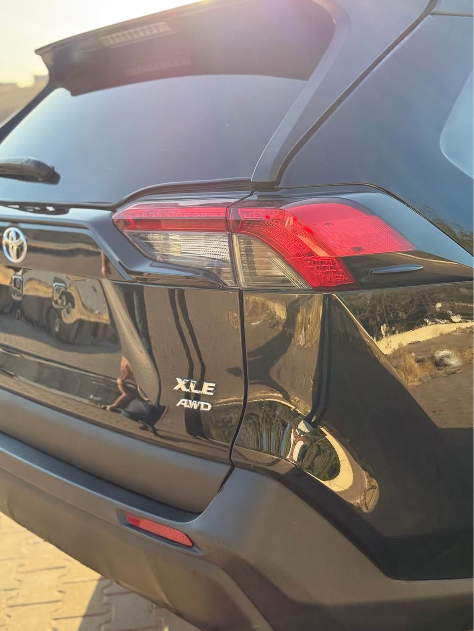 السلام عليكم 
تويوتا رافــــ4 موديل : 2024 
سعر : 180ومجال قليل سعر بلاش جوه سوك 
اللوان : اسود 
عداد المسافة : 1الف زيرو 🛑
حجم المحرك : 2.5L (4,سلندر) 
سياره نضيفه دينار مصرف ما بيها عل وضع بلادى 
ملاحظة السيارة : ربع بوند و چاملغ خلفى بدون دواخل و مكان صغير تعديل بارد 
رقم شاصى موجود بل منشور 

الرباگ ستيرن و پرده طاك مرجع بلادى 

المواصفات XLE 

دەبل اکسل (𝐀𝐖𝐃)
کیج الکتروني
‏‎ابواب بصمة
‏‎بصمة تشغيل 
تشغيل عن بعد (𝐑𝐄𝐌𝐎𝐓𝐄 𝐒𝐓𝐀𝐑𝐓)
‏‎شاشة دشبول ديجيتال
كاميرة 
هاند بريك بصمة
اوتو هولد (𝐀𝐔𝐓𝐎 𝐇𝐎𝐋𝐃)
اوتو ستارات (𝐀𝐔𝐓𝐎 𝐒𝐓𝐀𝐑𝐃)
اوتو ستارات (𝐀𝐔𝐓𝐎 𝐒𝐓𝐎𝐏)
رادار امامي (تحديد مسار)
‏‎رادار جانبي (نقاط عمياء)
‏‎رادار خلفي (التحذير من الاصطدام)
‏‎حساسات امامي
‏‎حساسات جانبي 
‏‎حساسات خلفي 
نظام (𝐄𝐂𝐎)
نظام (𝐍𝐎𝐑𝐌𝐀𝐋)
نظام (𝐒𝐏𝐎𝐑𝐓)
نظام (𝐎𝐅𝐅-𝐑𝐎𝐀𝐃)
‏‎تحكم استيرن 
استيرن تدفئة
‏‎كشنات كهربائي
‏‎كشنات تدفئة
‏‎تبريد لمس
‏‎تبريد مركزي 
‏‎صندوق شفط كهربائي 
‏‎لايتات (𝐋𝐄𝐃) عدسة زينون بيلادي‏
‏‎بكلايتات (𝐋𝐄𝐃) بيلادي
‏‎ويل كروم

تفاصيل اكثر الاتصال علی ارقام التاليه ‏
واتساب 
☎️ ***********

عنوان📍عقره اكر, نينوى
