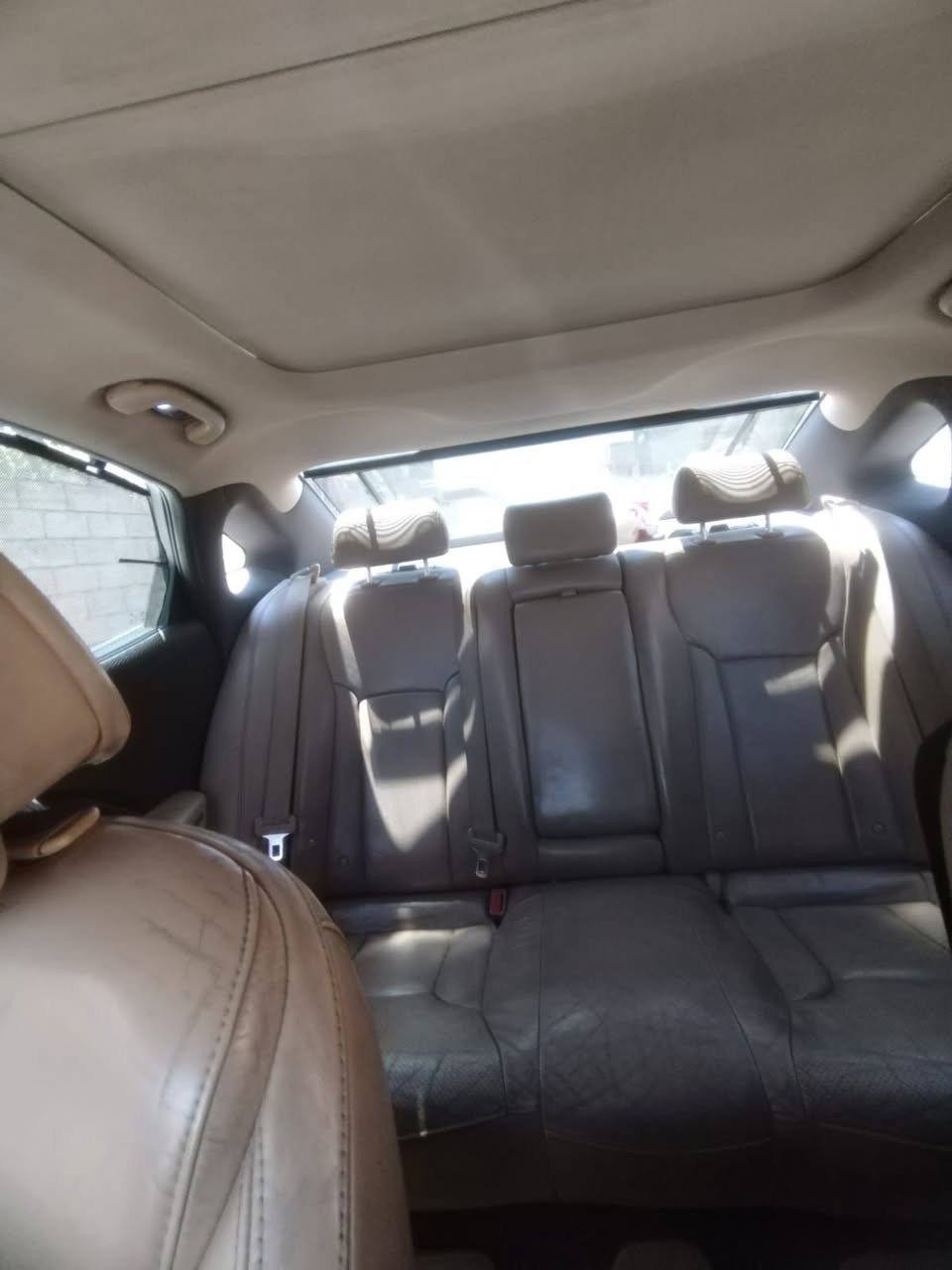 السلام عليكم
ازيرا 2014 خليجي

فول مواصفات واحد ع واحد 

بيها ضربه جاملغ الايمن ومباوك نص الباب

السعر 130 وبي مجال بسيط

ماشيه 152 الف 

***********
