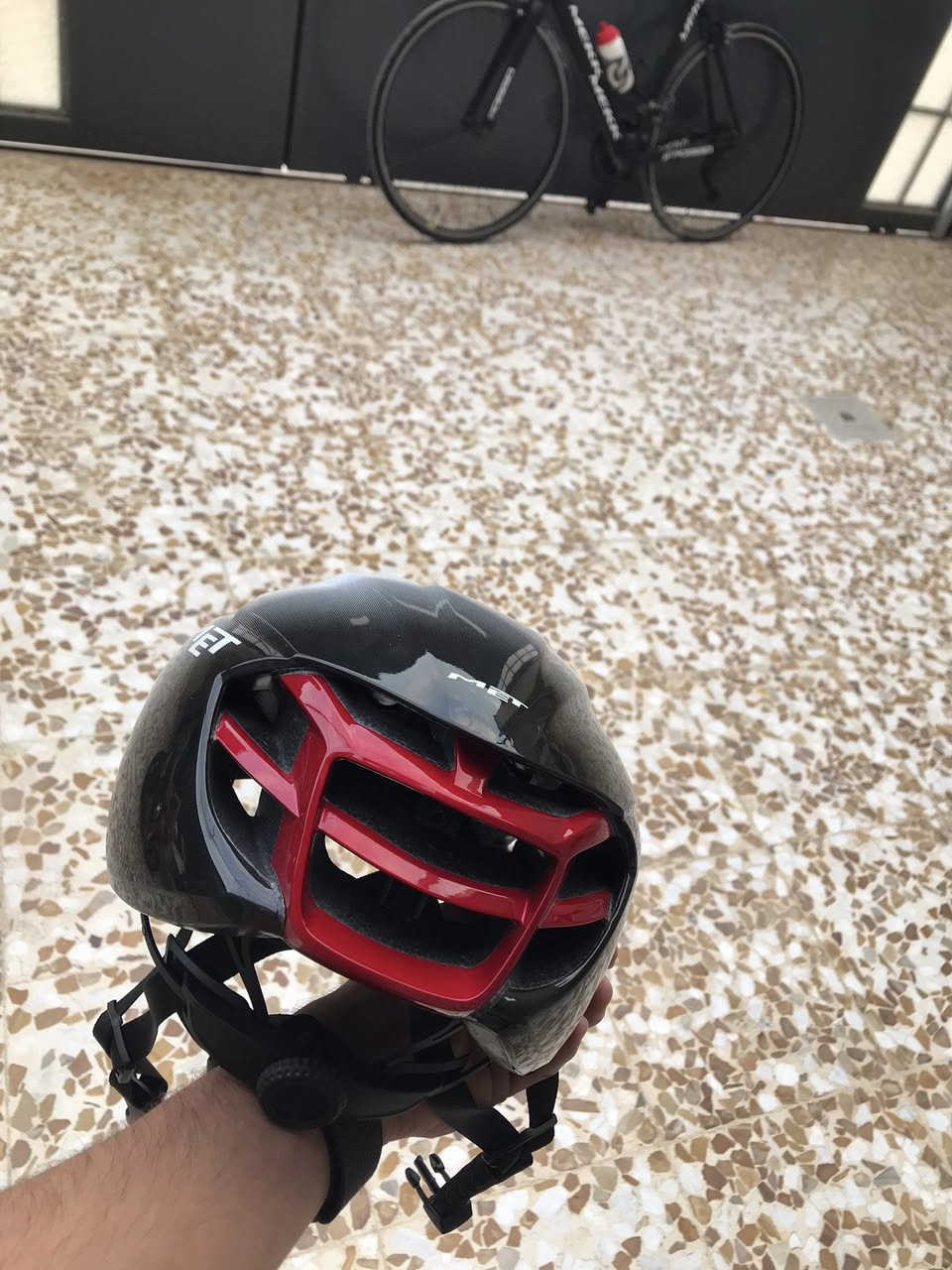 متاح
 خوذه قياس L 
ماركه MET   UAE
 السعر 35


**إذا كنت صاحب هذا الإعلان وتريد حذفه لأي سبب، رجاءا أرسل رسالة إلى الدعم الفني**