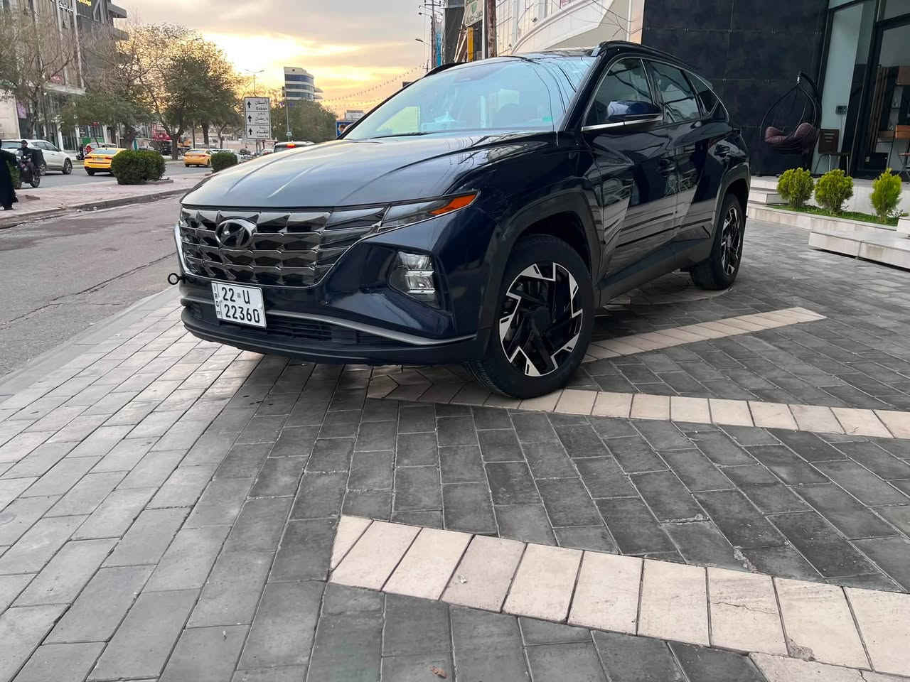 HYUNDAI TUCSON 2024
هيونداي توسان 
  
محرك 2500
الموديل2024
           
           ====== الاضافات👇👇

فتحه بانوراما 
شاشه كبيره نفكيشن
بصمه
رادار امامي + خلفي + جانبي
قياديه ذاتيه
توقف ذاتي
مانع تصادم
تحديد مسار
نقاط عمياء
كامره خلفيه
كراسي  جلد 
كرسي كهرباء 
كراسي تدفئه
ستيرن تدفئه
مثبت سرعه
تحكم ستيرن
نظام قياده ذاتيه
تشغيل عن بعد سياره
هاند بريك كهربائي
اوتو هولد

دفع رباعي 4X4
باب خلفي صندوك كهرباء
اضويه اماميه زنون LED
كشافات ضبابي LED
اضويه خلفيه LED
نظام GPS خرائط
3 انظمة قياده NORMAL/ECO/SPORT
بلوتوث 
مدخل USB + AUX
عداد الماسفه 22 الف كيلو متر
تراي اخو الزيرو
حادث جدا خفيف حافه الجاملغات الاماميه
صور الحادث موجوده
يرباك برده فقط
للتواصل /  ***********
