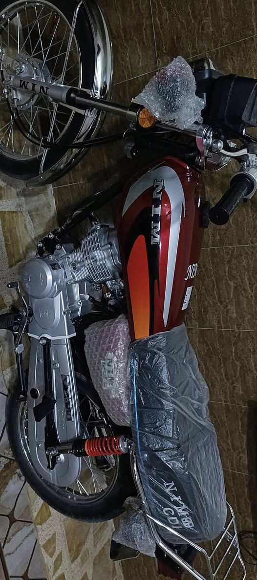 السلام عليكم ناما 3 احرف شاصي رفيع لون دم الغزال مميز موديل2027صارلهه 15 يوم طلعت من المعرض بعدهه بدهن الوكيل  كلشي شغال كهربائيات
السعر:660 
الرقم:***********
مكان كربلاء الحر قرب نوارس
