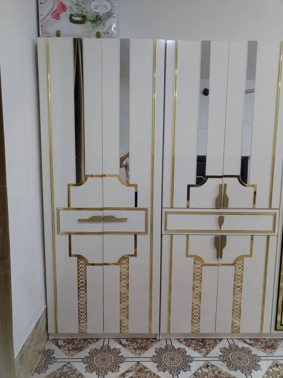 غرفة مستعملة للبيت بيها اضرار قليله
السعر ٧٠٠ وبيها مجال قليل مكان الانبار الكرمة
*********** واتساب
