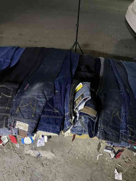 سلام عليكم شروت بناطير وبجايم الوان القطعه ب الف دينار  
كلو جديد مفتوح عدهم كلهم واخذ قياسات والوان مشكله  
***********  / *********** 
او مرسلة موقع  موصل ايسر الكرامة
