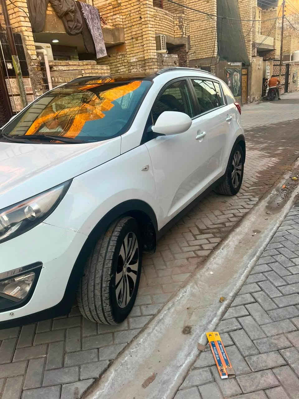 اسبورتج خليجية موديل 14 سعرها كلش مناسب
مابيها ايي قطعة تبديل بيها فقط صبغ وبارد قليل السيارة حلوة وجديدة استخدام شخصي وبسمي 
السعر 120 
العنوان بغداد 
الاتصال : ***********
واتساب : ***********
اني مكلف بنشر الي يحب يتصل ع الارقام
