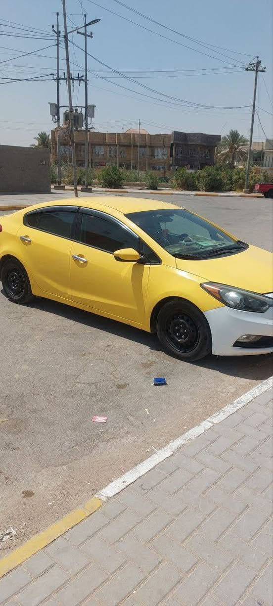 فورتي موديل 14 جاملغ الامامي بي شبر هوه بنيد مصلح نفسه سنويه ل29بسمي هيئه غرامات مصفره حداديه 70بل100 كير مكينه شرط سياره جاهزه السعر 102وبيه مجال  مكاني رميثه ***********
