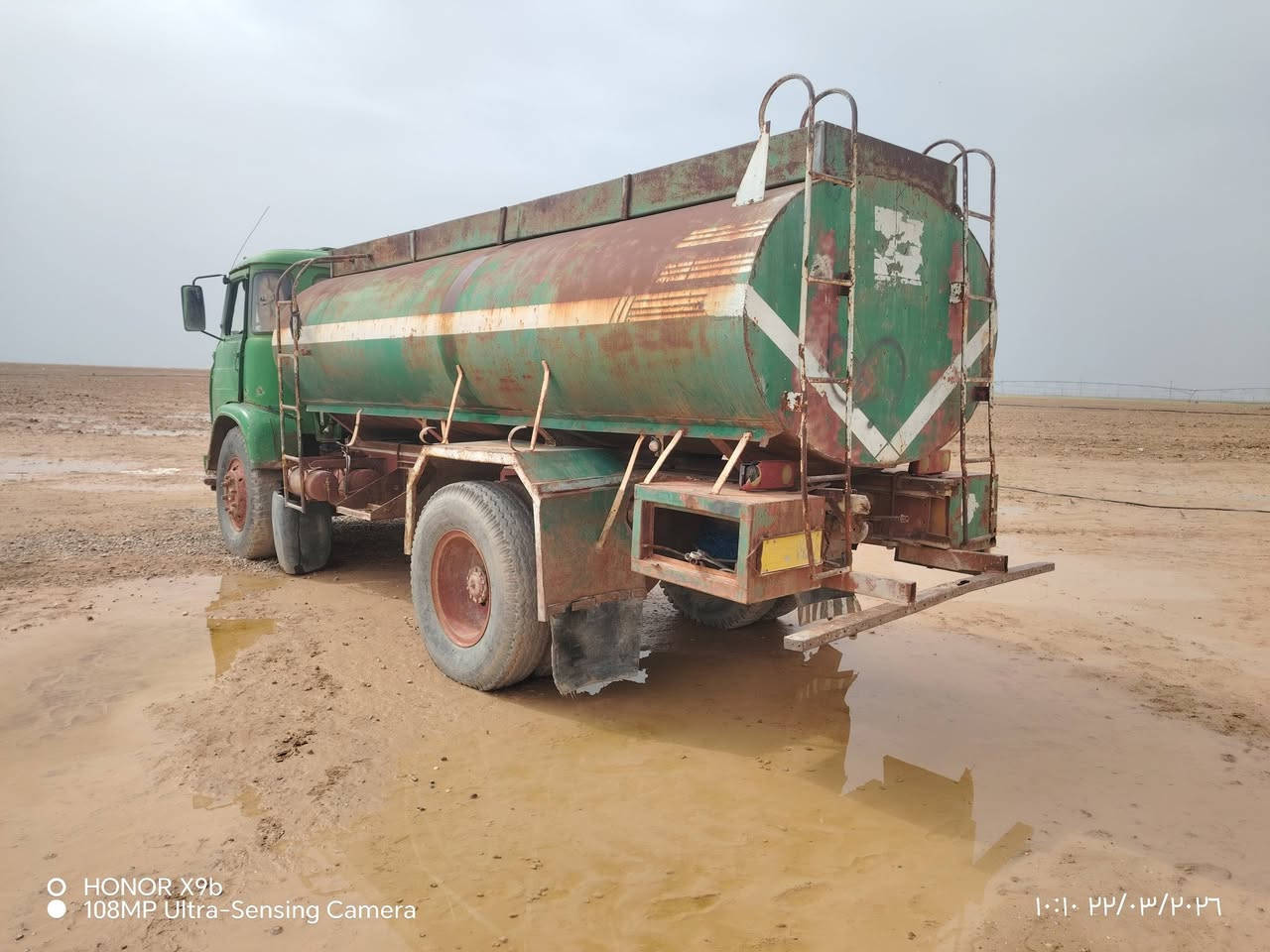 سلام عليكم دنكر البيع موديل 82 محرك بيه بخار غليل  تواير نضاف رقم بغداد تانكي مغلون حموله 12طن سعر 7 ملايين ونص  وبيه مجال ***********
