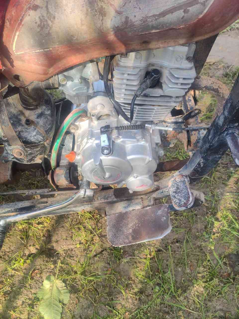 ستوته للبيع مديل 2010رقم وسنويه اسود شاصي مكفول مال واحد يشتغل بيه عل باب الله مكينه 23 الشراي يتصل عل رقم بي واتساب *********** السعر 750وبيه مجال 🤍
