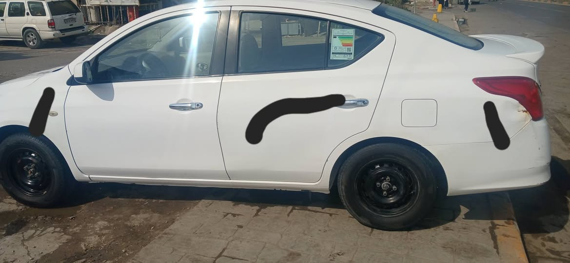 السلام عليكم ورحمة الله وبركاته
للبيع نيسان ٢٠٢٠ رقم بغداد 
السعر ١٠٥ وبي مجال بسيط 

كير محرك تبريد تخم تاير خير من الله 
الكشر الباب الي خلف السايق مصبوغ نصفه مع الجاملغ الامامي على الماشر عليهن 
للاستفسار 
‎0771 238 2756
