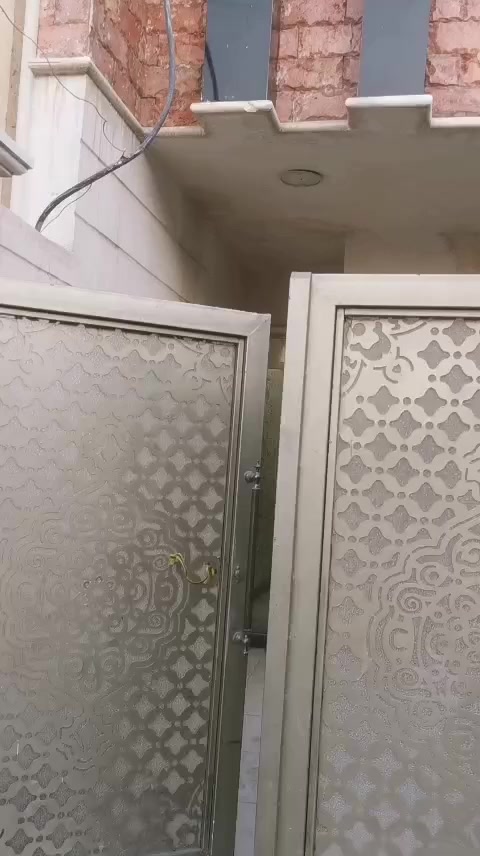 دارايجار البلديات خلف المصرف العلماء طابقين مكون من استقبال غرفه وصاله مع ملحقاته والطابق الثاني غرفتين مع ملحقاته ايجاره ٧٥٠ الف الاتصال على الرقم ***********مكتب الموسوي للعقار
