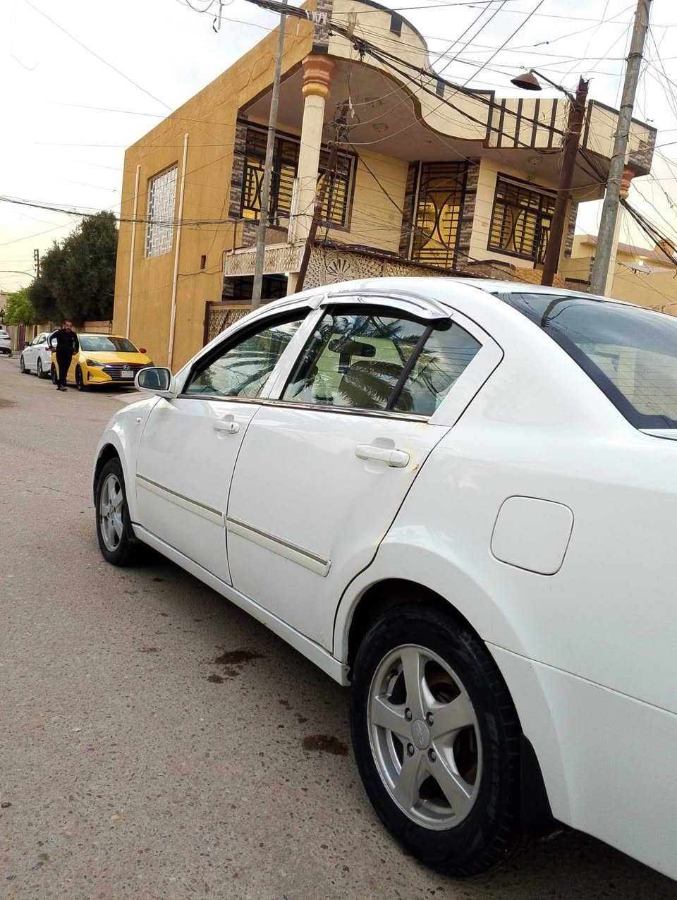 السلام عليكم
شيرين a5 كير اوتوماتيك موديل ٢٠١٢
بيه مكانات بسيطه صبغ العنوان بغداد عويريج قرب مخابز باب الأغا 
***********
