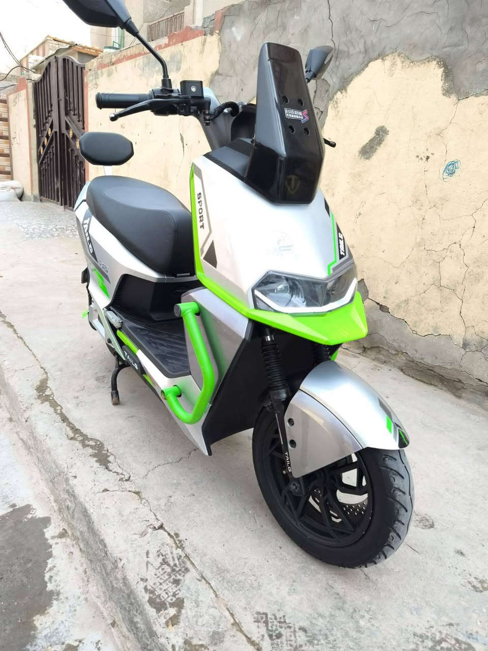 دراجه شحن تالج t73 للبيع فول مواصفات ملف 2000w سرعه الحقيقيه 75 بيها بك وسياقه ذاتيه سعرها مليون و100 وبيها مجال ***********
