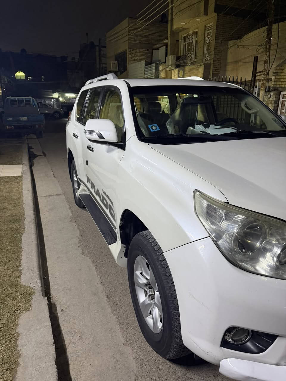 سلام عليكم برادو كويتي موديل ٢٠١٢ للبيع  ٦ سلندر حادثها شخط بالجاملغ الامامي وصبغته وبالباب الامامي والجاملغ الخلفي بي كلير مواصفاتها معروفة سعرها ٢٨٠ ورقة مكاني بغداد الغزاليةرقم الهاتف *********** 
صورة السونار مرفقة بالمنشور
