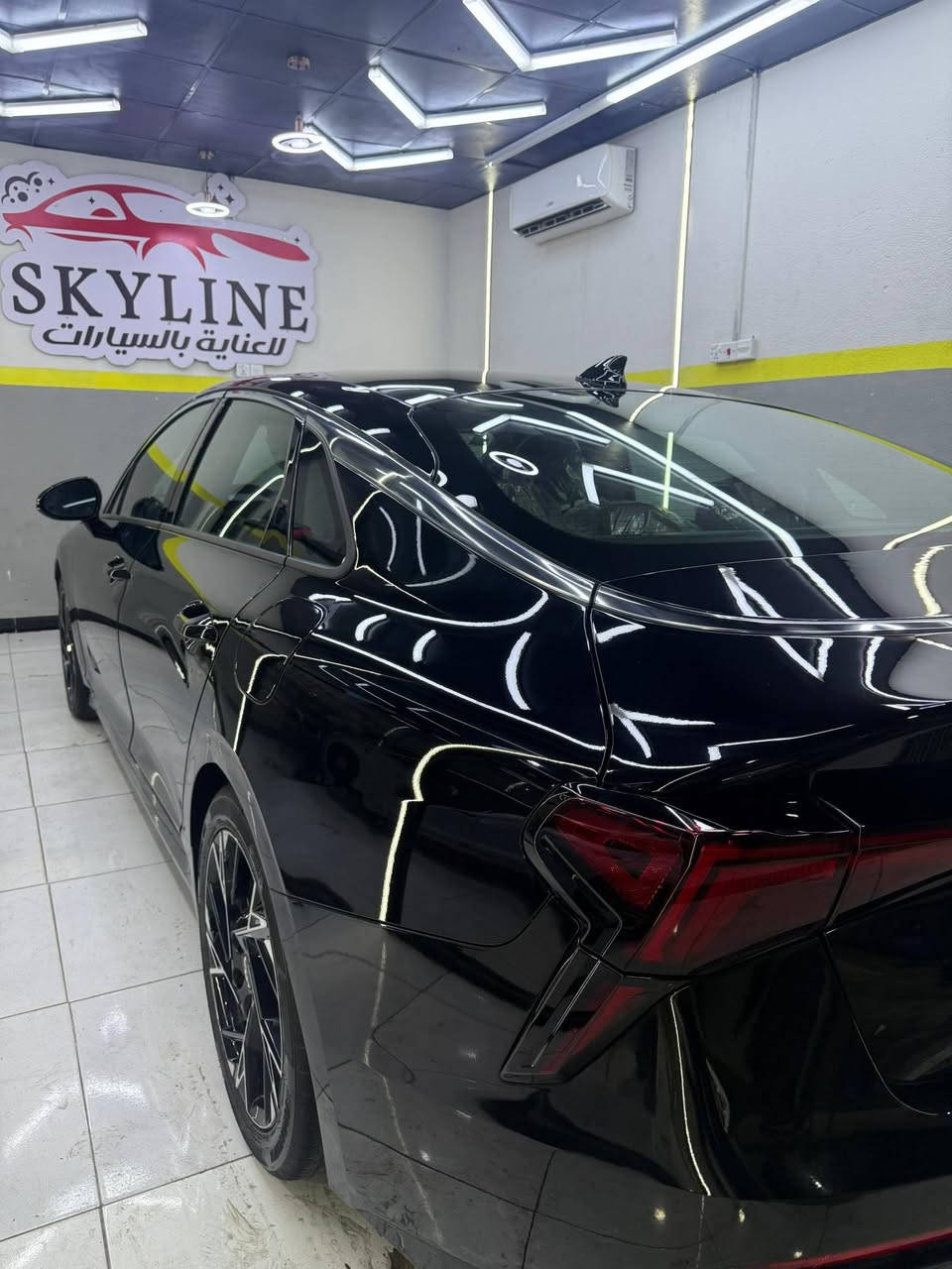 السلام عليكم 
للبيع او المرواس ب كي فايف  21 او 22 او 23
كيا k5 جيتي لاين 2025 
فول للاخير قفلة المواصفات 
بيها جاملغ وربع البنيد راجعات نفسهن وبدون دواخل 
السياره زيروو نظيفة ماشيه 22 الف كم
 السياره رقم بصرة 
الموصفات ..!
دواخل جلد احمر 
شاشات دجيتل متصله 
تدفئه كشنات 
تبريد لمس 
حساس امامي + حساس خلفي 
بيها 4 رادارات امامي + خلفي + جانبي 
تحديد مسار 
ستيرن هزاز 
والسياره كلها فوول led 
الصالون لمس 
ويرلس شحن 
وبعد بيها كلش هواي مواصفات لان اعلى فئه 
تجي محرك 2500 تنفس طبيعي المرغوب
مكاني البصره
السعر 218$
)))***********(((
