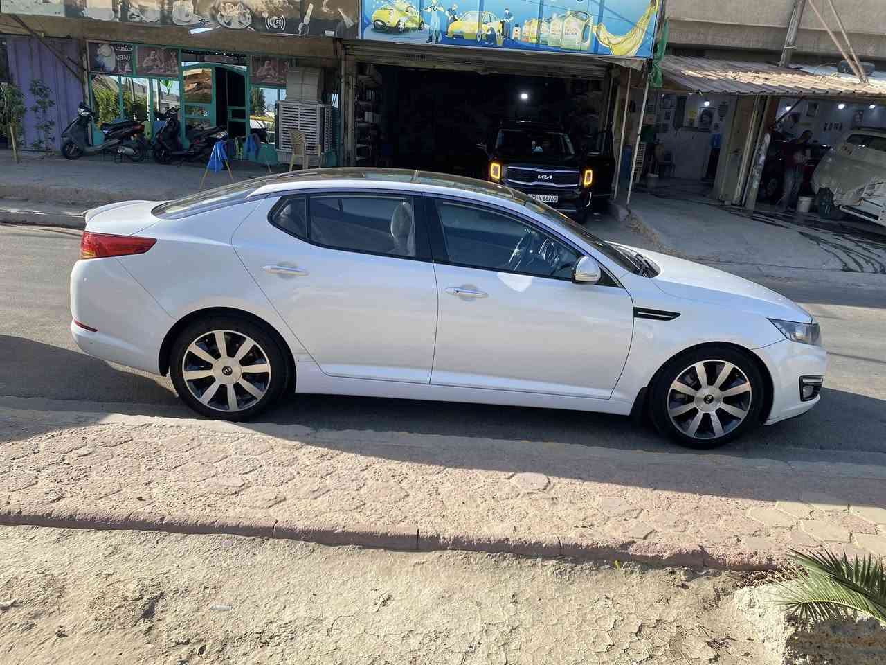 سلام عليكم من رخصة ادمة اوبتمة موديل ٢٠١٢ خليجي وكالة دولية فول مواصفات سيارة كفالة من عدة شبل بل بنيد مأشر بل بنيد سياره جديدة تخم تاير حدادية تبريد ثلج بصمتين عنوان بغداد الكرخ الدولعي رقم الهاتف *********** سعر ١٢٧بيها مجال قليل حق الجيه
