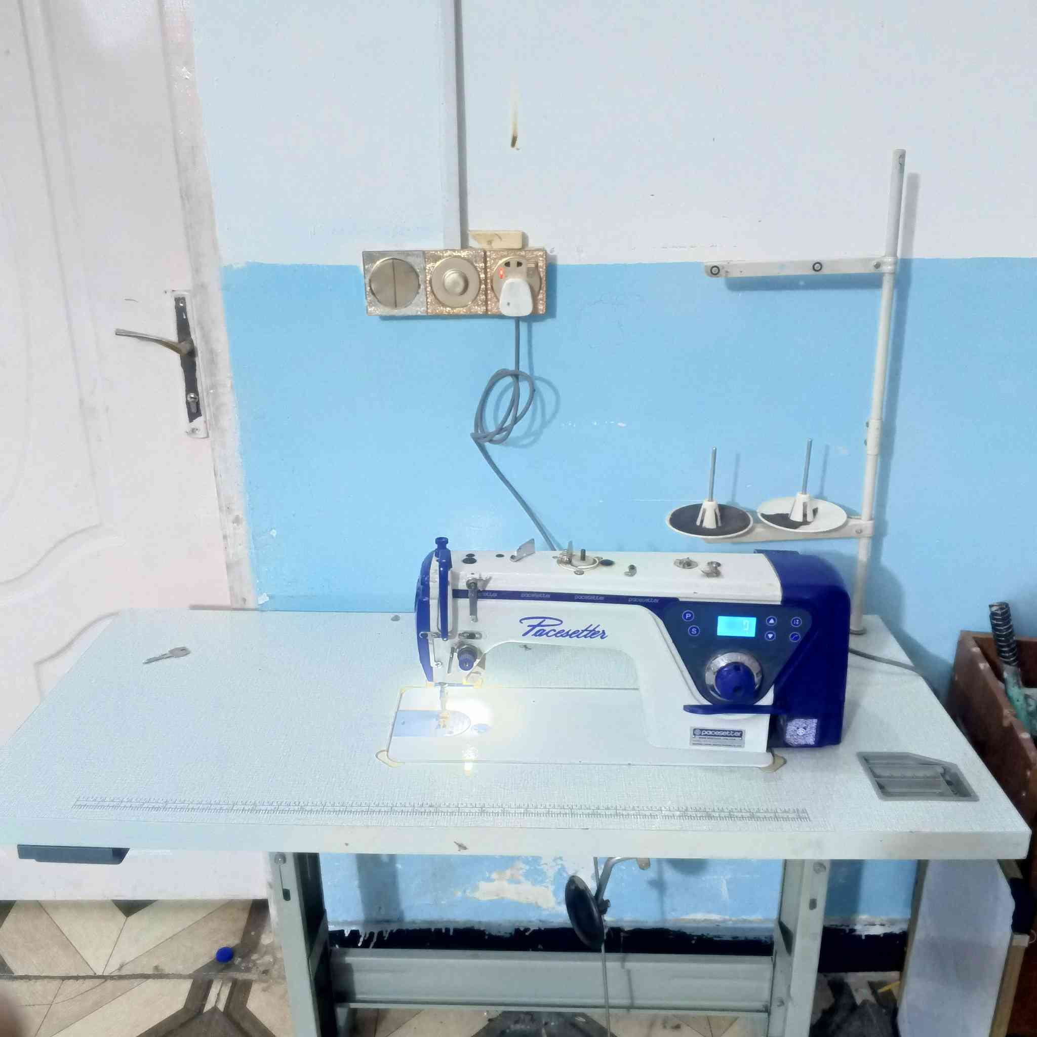 مكينة كاتم للبيع حديثة ام الشاشة صارلها شهرين مشتغلة نضيفة السعر 350 وبي مجال قليل للاتصال ***********
