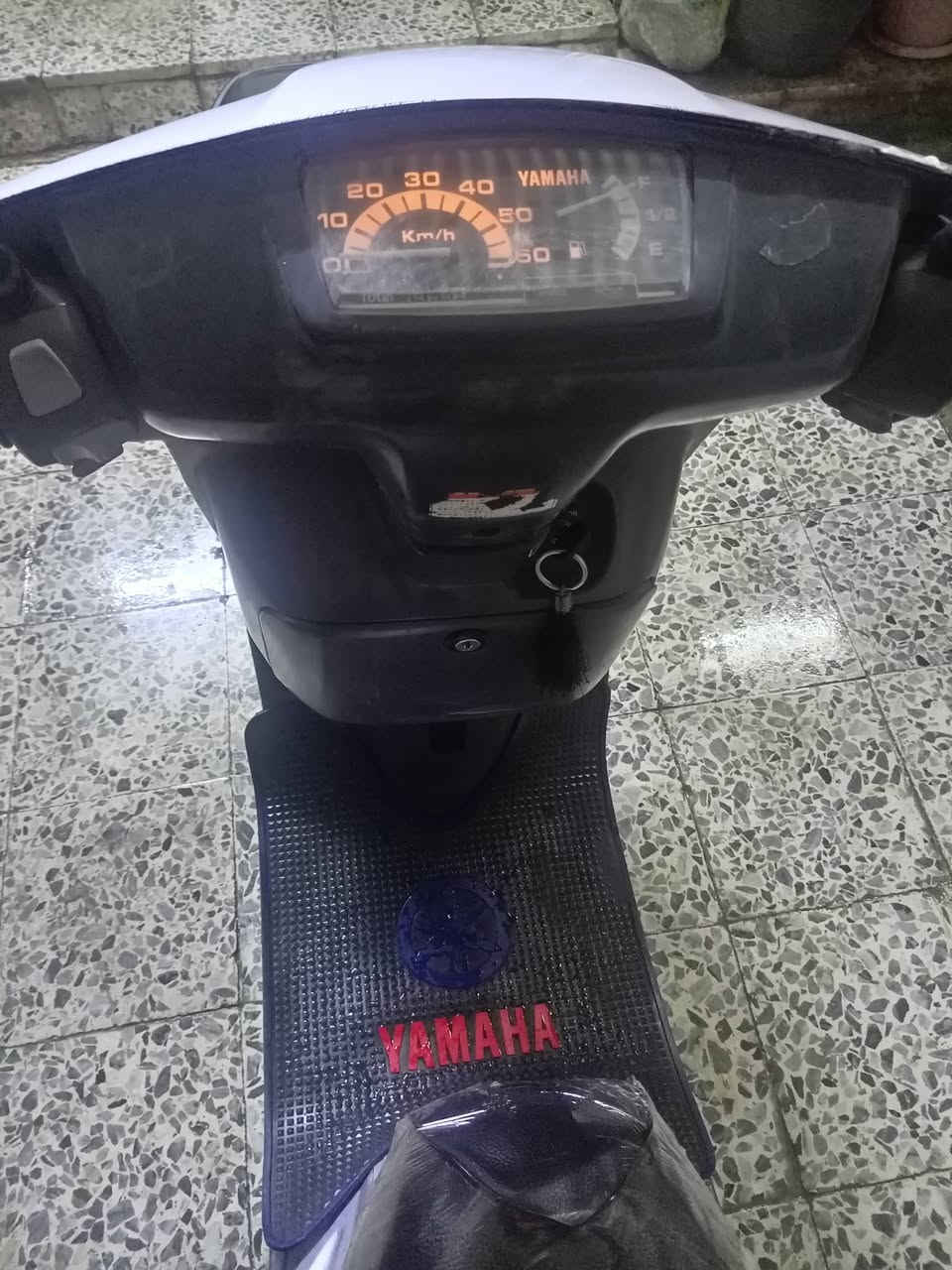 سلام عليكم للبيع ماطور بزون بردة شرط ماطور نضيف شاصي شرط مكينة شرط مامفتوحة كهربائيات كلها شغالة سلف شغال هندر شغال السعر 320 وبيه مجال شراي خابر وتدلل هذا رقمي اسيا *********** وهذا كورك *********** مكاني موصل حي سومر
