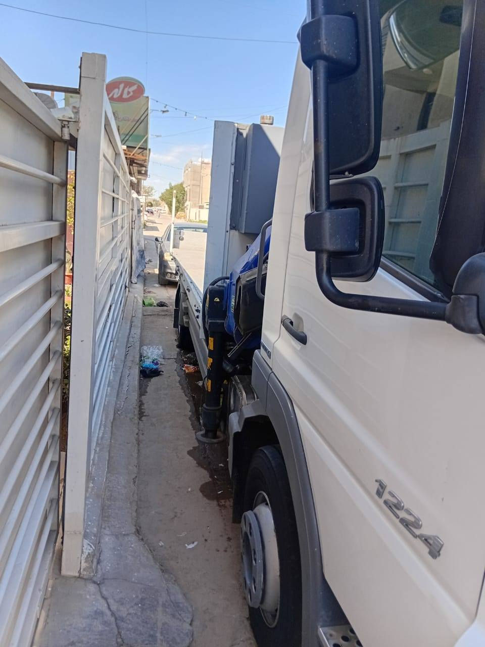 سلام عليكم أتيكو موديل 2012 دمعه حجم 1224كرين طول الشاصي سبعه وربع سياره جديده ومكفوله داخل جديد جوبلس خلفي محرك كير اكسل كفاله شرط كرين اصفاح والباب جك موجودات جدد بافندر مديل كرين 2005 شرط مكفول للستفسار اتصل على الارقام ***********/***********
