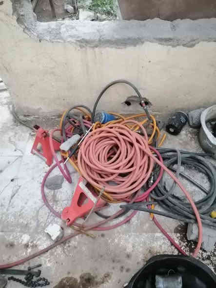 نعيد النشر بسبب الوعود الكاذبه 
السلام عليكم ورحمة الله وبركاته
هاي غراض مثل ما موضح بل صوره مع موطور مال قالعه كلهن شلع ب مليون غير متواجد علا الفيس المكان ديالى الخالص لتوضيح المكان ديالى الخالص *********** الاتصال على الرقم وبل خدمه
