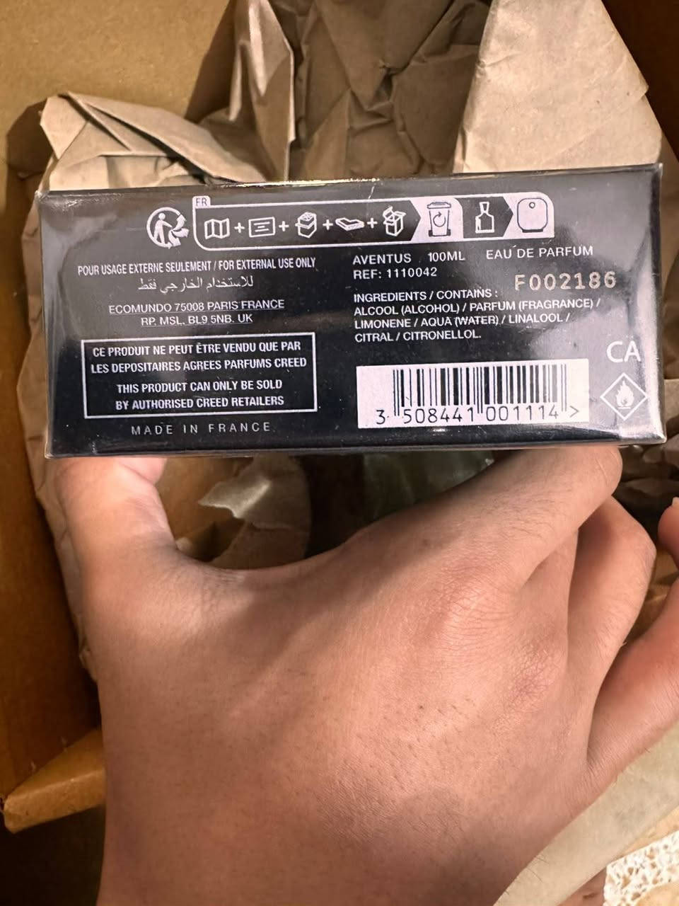 السلام عليكم
Creed aventus نسخة حديثة
مصدر الشراء امريكا عن طريق شركة شحن عندي وصولاتهم ووصولات موقع الشراء الكتروني
العطر ممفتوح ولا مستخدم

رقمي ***********
مكاني ناصرية اذا تريد تجي يمي تفتحة وتفحصة على ايدك او تاخذة لابو عطور ويفحصة همين كذالك
