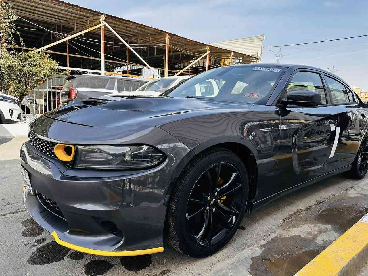 السلام عليكم جايجر 2016
بيه بس بنيد مبدل وجاملق مقسم 
وباقي كفاله ماشيه 99 فقط رقم بصره تحويل 
تشغيل عن بعد شاشه جبيره هوايه بيه موصفات الاتصال على رقم//***********
