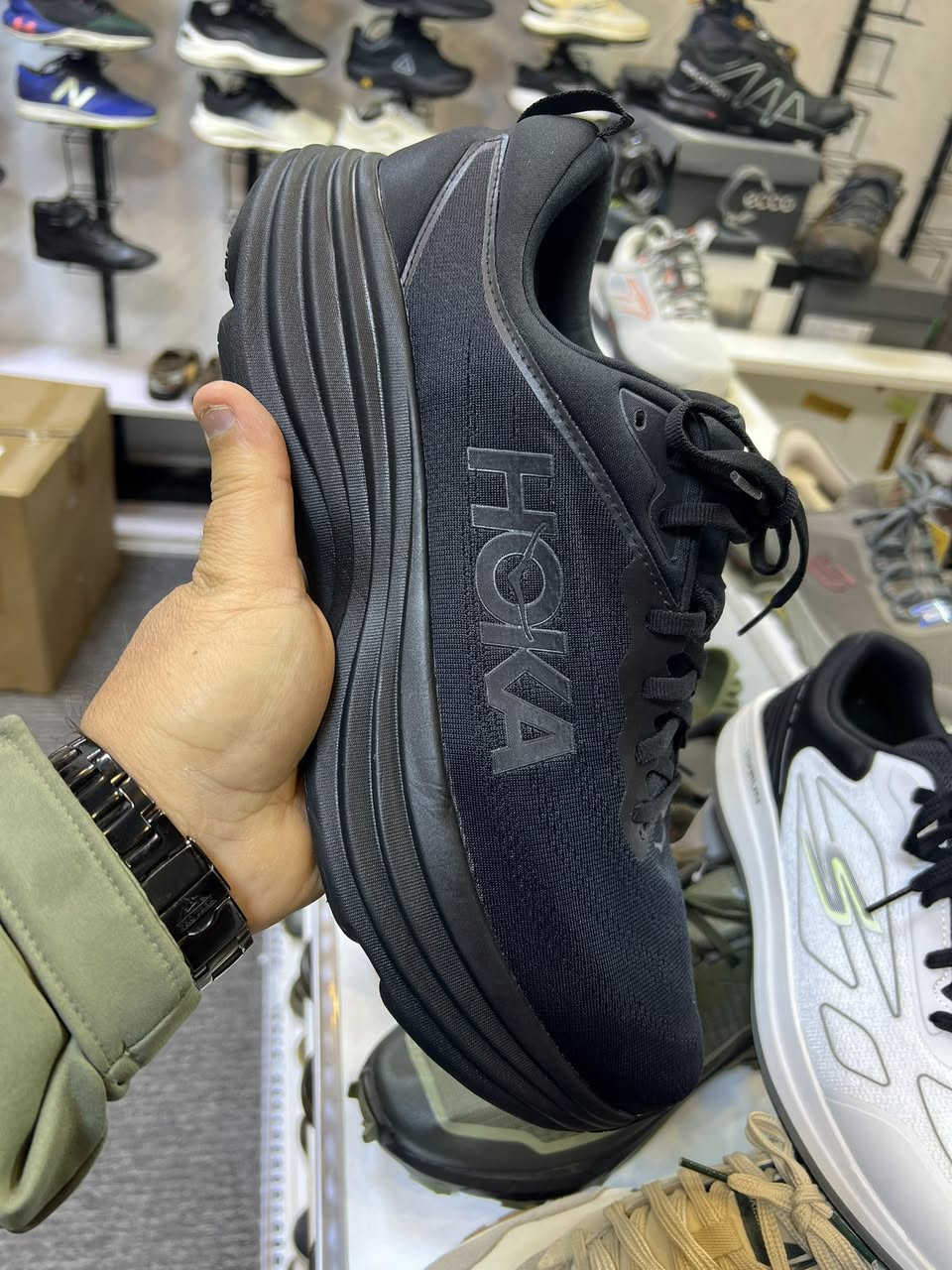 هوكا بوند 8 وكاله جديد اصلي طبي خفيف جدا مريح 

…………. قياس49 وثلث………… طول القدم32


**إذا كنت صاحب هذا الإعلان وتريد حذفه لأي سبب، رجاءا أرسل رسالة إلى الدعم الفني**