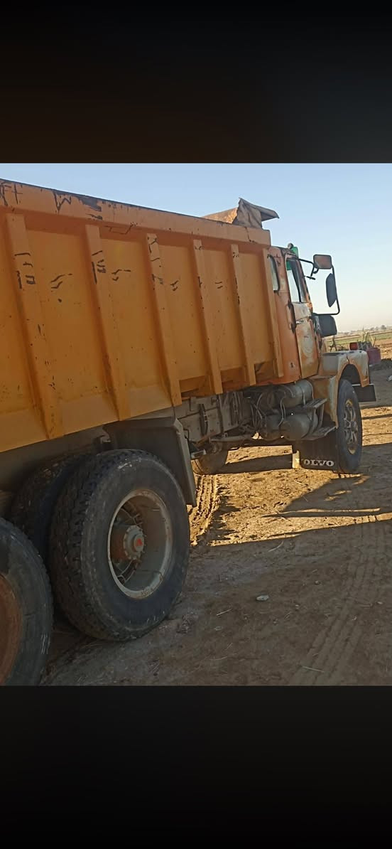 سلام عليكم فالفو موديل 1982 حكم محلي سياره بلادي كلش نضيفه محرك N10 مجموعه14  شرط التحويل  السعر 17 مليون وبيه مجال الشراي يتصل ***********
