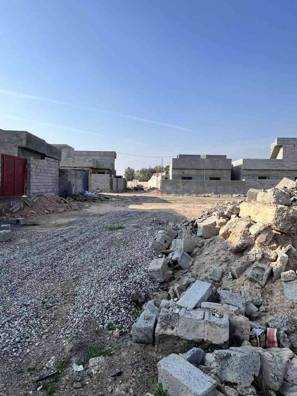 قطعة ارض للبيع بلمرور زراعي الجملان
المساحة ٣٠٠متر
الوجه ٩ النزال ٣٤
شارع ٩ متر
السعر ٢٢ وبي مجال 
للاستفسار
***********
