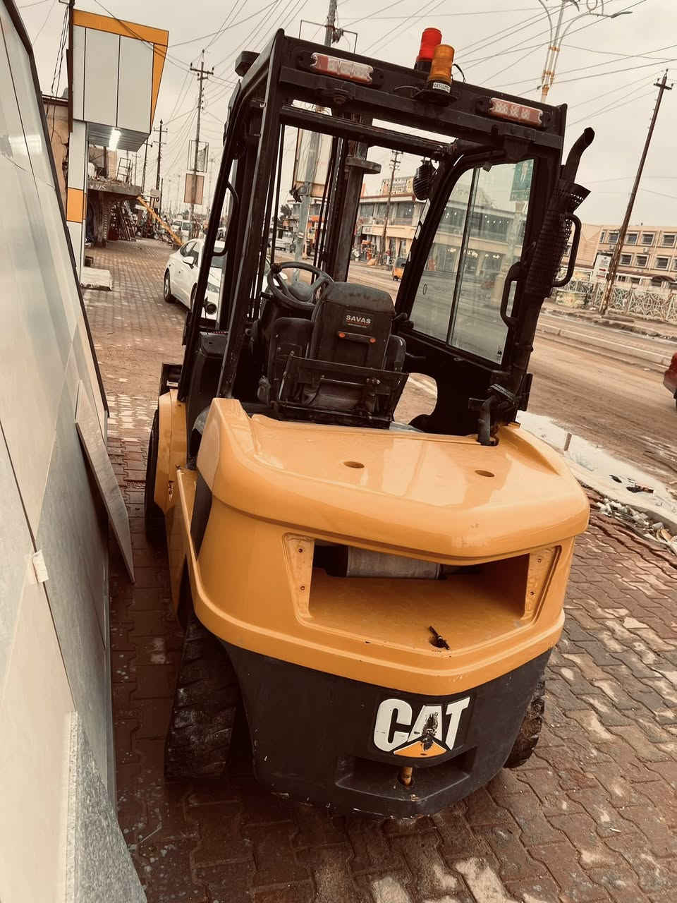 سلام عليكم رافعه شوكيه كتر 3 طن 4 حركات موديل 2011 اوراق ورقم منفيس كاتي دخول 2020 كفاله عامه كير محرك اكسل بشرط فقط العينه مو شغاله للاستفسار ع السعر هـ***********
