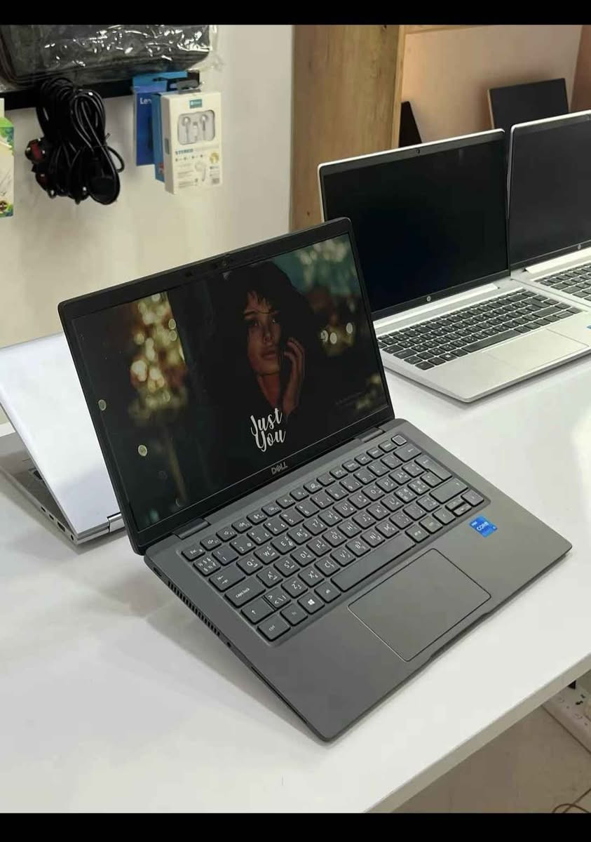 Dell Latitude 7320 (11th Gen)

للباحثين عن الاستقرار والسرعة في العمل المكتبي والتصميم

الخفيف.

Processor: Intel Core i5-11th Generation.

Memory: 16GB DDR4 (Multi-tasking).

Storage: 256GB NVMe SSD.

Graphics: Intel Iris Xe 8GB (Shared).

Display: 13.3" Full HD Anti-glare.

Keyboard: Arabic/English Backlit.

سلسلة Latitude المعروفة بالمتانة وطول عمر البطارية. تصميم معدني فخم وخفيف الوزن. يوجد توصيل لجميع المحافظات. النجف, العراق


**إذا كنت صاحب هذا الإعلان وتريد حذفه لأي سبب، رجاءا أرسل رسالة إلى الدعم الفني**