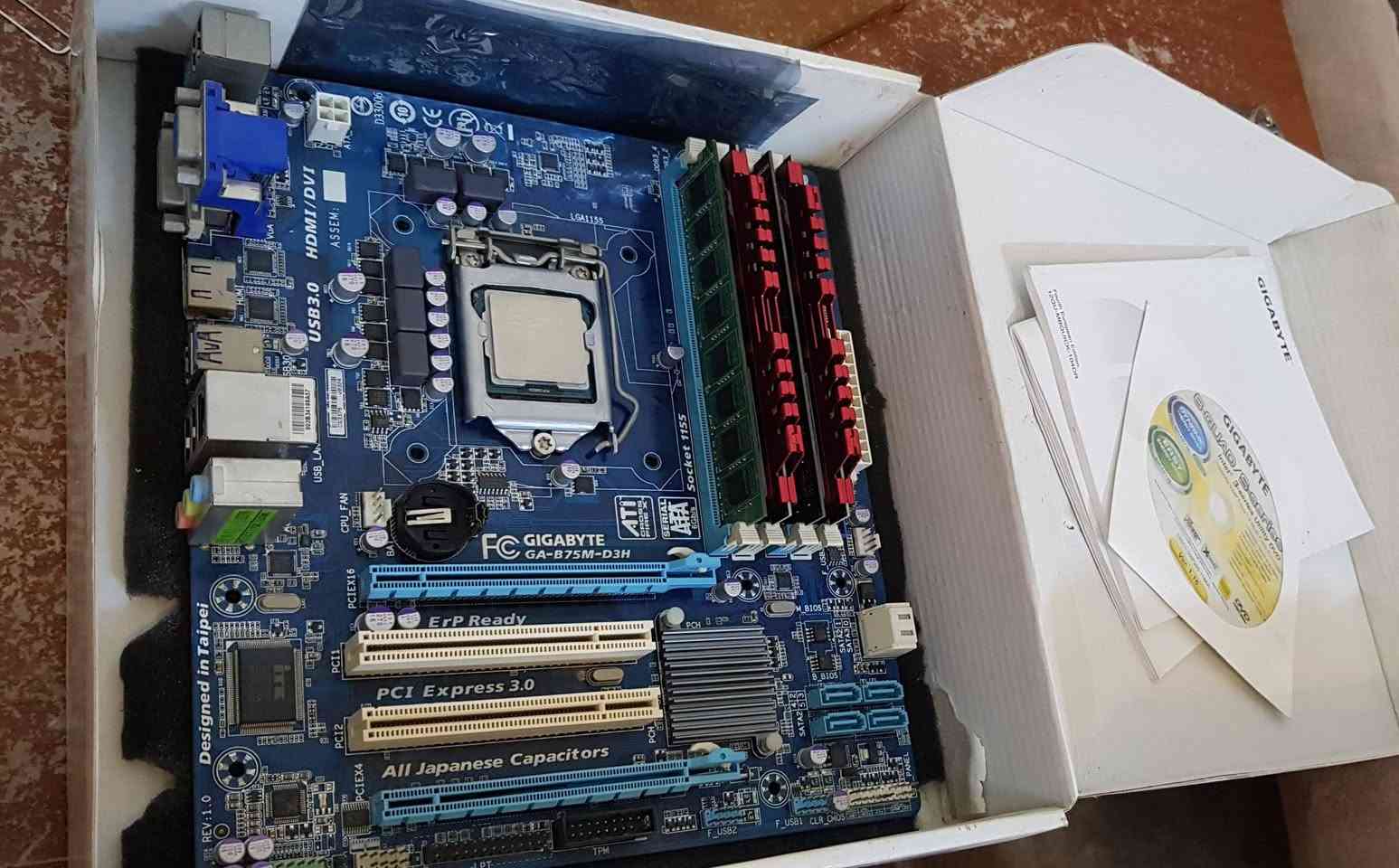 السلام عليكم.
كومبو جيل ثالث يفيد جماعة التجميعات الرخيصة و العمل . 
بورد كيكا بايت b75  
رام 32   8×4  1600 
معالج انتل i7  3770
السعر 100


**إذا كنت صاحب هذا الإعلان وتريد حذفه لأي سبب، رجاءا أرسل رسالة إلى الدعم الفني**