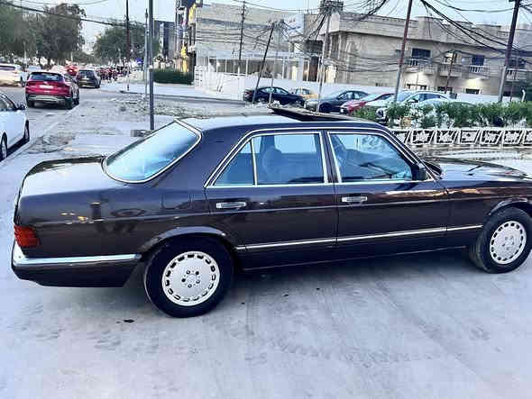 السلام عليكم للبيع السعر ٩٠ فقل 
مرسدس جامبو موديل ٩٠
حجم 300 SEباب قصير 
مصبوغ حزام بدون ضربه 
كير محرك صدر تبريد فتحه 
كهرباء كشنات كهرباء 
سنتر لوك اريل كهرباء 
دبل مروحه مكان السيارة 
بسمي تريد تحويل او وكالة 
بغداد حي الجهاد
***********
