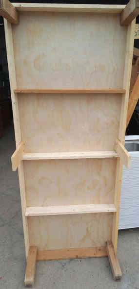 تختين نفر مستعملين(العدد 2 )  انظاف وتطبيقه جديده .السعر 160 الف .عرض التخت 80 سم وطول مترين .العنوان قادسيه 2 قرب جامع ذياب العراقي 
***********
***********
يحتويان واتساب
