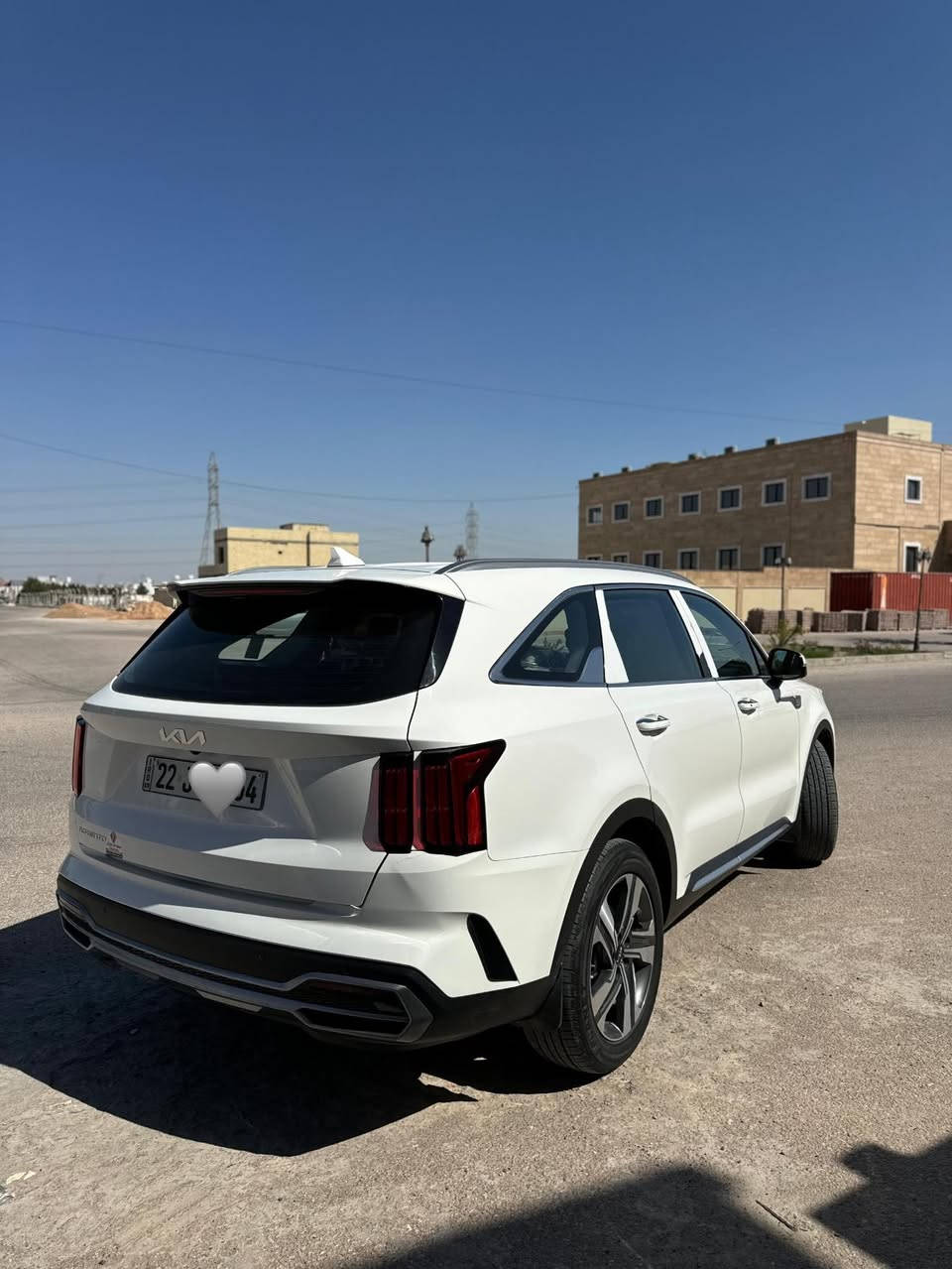 سلام عليكم  سورنتو موديل 2023 كفاله عامه من صبغ وتبديل رقم اربيل ماشيه 85 فقط بارد باب الصدر كما موضح بصور قليل جدا السياره جاهزه من كلشي مواصفاتها معروفه فول عدا البنوراما 
السعر 280 وبي مجال حك الجيه 
غير متواجد على الفيسبوك 
رقم الهاتف ***********
