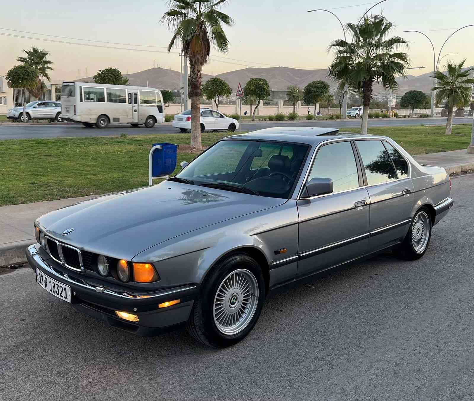 اخوان سيارة بلادية مابيها برغي مفتوح موديل 93 730(8)
ولامعمرة 

سيارة بوند صندوك بخ اثر تقحيل الباقي بدون صبغ

قطعها كلها بلاد مكفولة من دكة جاكوج 

محرك كير ضفيرة كلو شرط 

غرفتها جلد برده خلفية بلاد 

ستيرن كهرب تبريد تدفئة شرط 

صدر أمامي خلفي كلو جديد 

طخم تاير جديد ويل شعاع بلادي 

لايت دخاني مع بكلايتات بلادي 

سستم غاز ايطالي شادو ب 850$ ضمان 

اخوان سيارة جاهزة من كلشي 

كهربائيات كلو شغال 

ترايها شرط زيرو 

كلشي اكو بالسوك ولاتقيموها بالمعمرات 

وشرط بالحقيقة احلى من التصوير 

رقم نينوى جديد سنوية جديد 

تريد تحويل تريد وكالة بخدمتك 

سعرها 85$ وبيها مجال بسيط 

المامشتري يسمعنا كلمة طيبة وبخدمتكم 

مكان السيارة زاخو 

رقم *********** اسيا

رقم *********** واتساب
