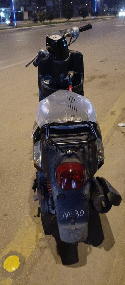 السلام عليكم دراجة بوليسي للبيع 
صارلهة شهرين مطلعهة من المعرض  دراجة جديدة كلش كفالة عامة  موديل ٢٠٠٨ شرط الفحص كهربائيات كلهة شغالة نگرت سلف 
دراجة نضيفة حيل 
السعر : مليون دينار وبيهة مجال حك الجية


**إذا كنت صاحب هذا الإعلان وتريد حذفه لأي سبب، رجاءا أرسل رسالة إلى الدعم الفني**