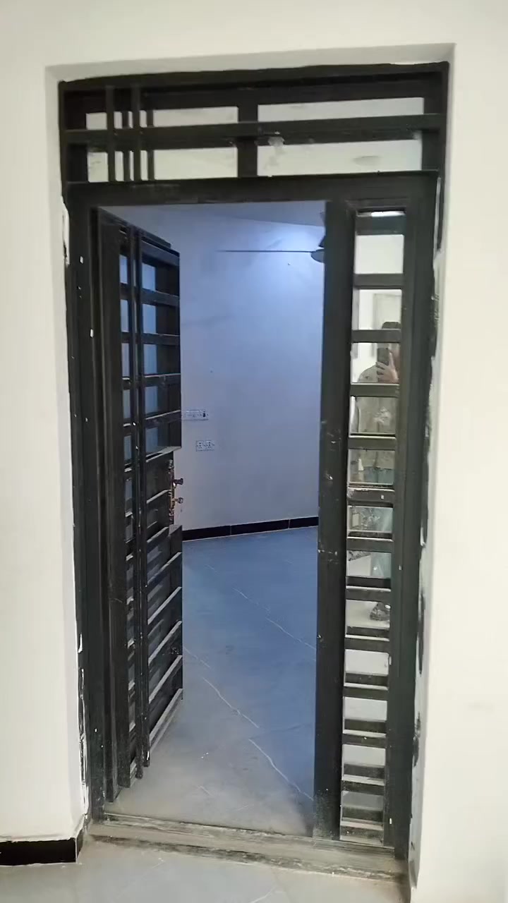 شقه 80 متر للايجار
الطي / بداية شارع سليم 

طابق اول 

ايجاره قفل 275 #فقط

هاتف ***********
