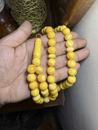 سبحة كهرب بولندي حر اصلي وزنه ٦٧ وعدد حبات ٤٥ الرقم 07703444960